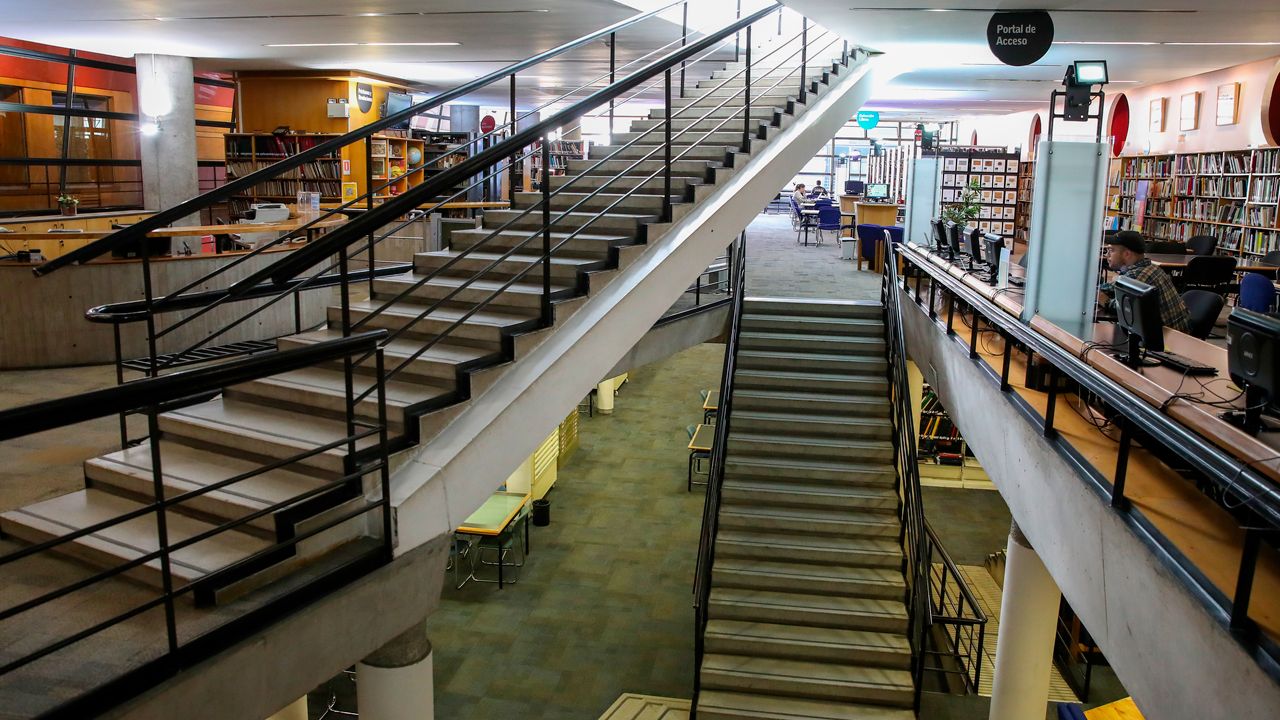 Imagen de interior biblioteca lo contador